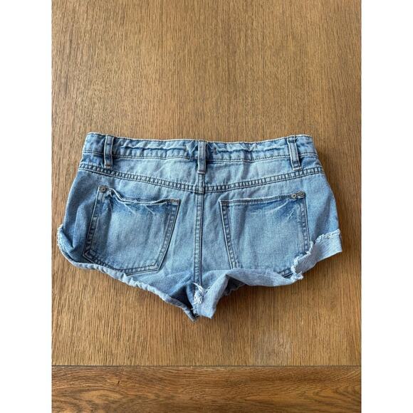 Free People Irreplaceable Cutoff Jean Shorts Size 27 - Picture 6 of 6